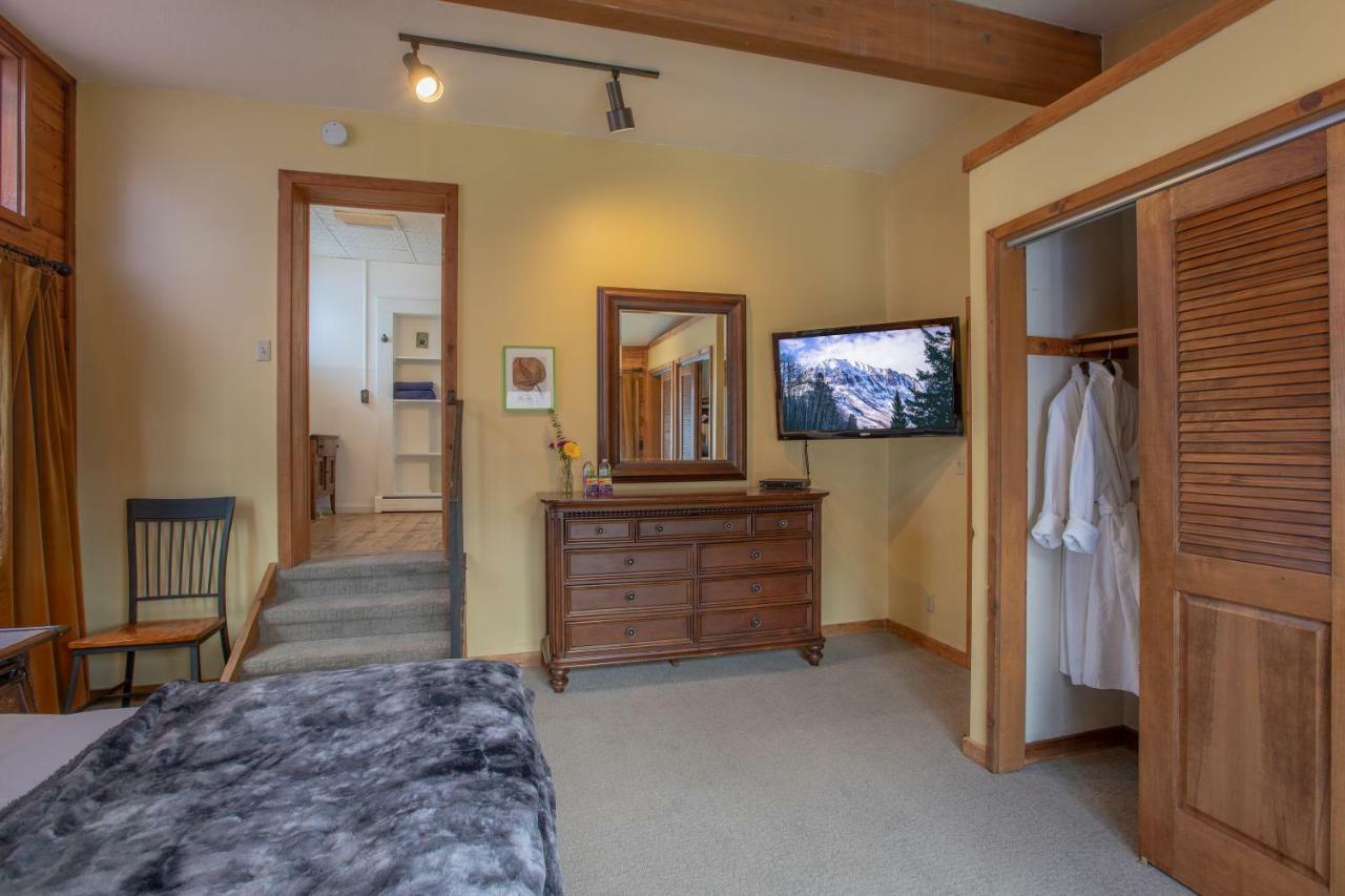 Purple Mountain Bed & Breakfast & Spa Крестед-Бьютт Экстерьер фото